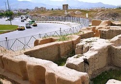 اقدامات پیشگیرانه برای جلوگیری ازحریق فصلی سایت تاریخی هگمتانه