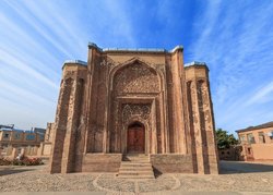 مرمت گنبد علویان همدان