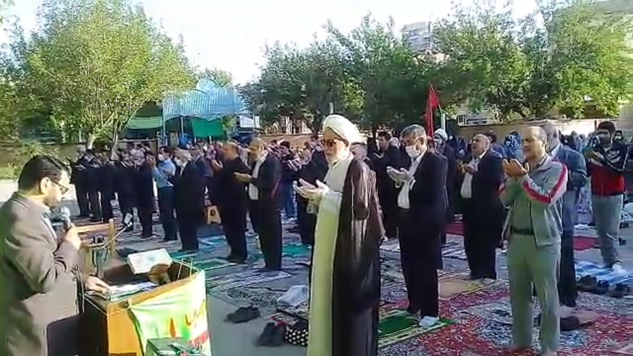 فیلمی از اقامه نماز عید سعید فطر در شهرکرد