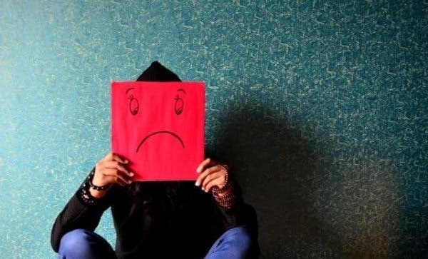 با دوری جستن از این ۵ عادت از فقر ذهنی رها شویم