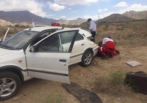 امداد رسانی به مصدومان حادثه واژگونی سمند در محور تفت_ابرکوه