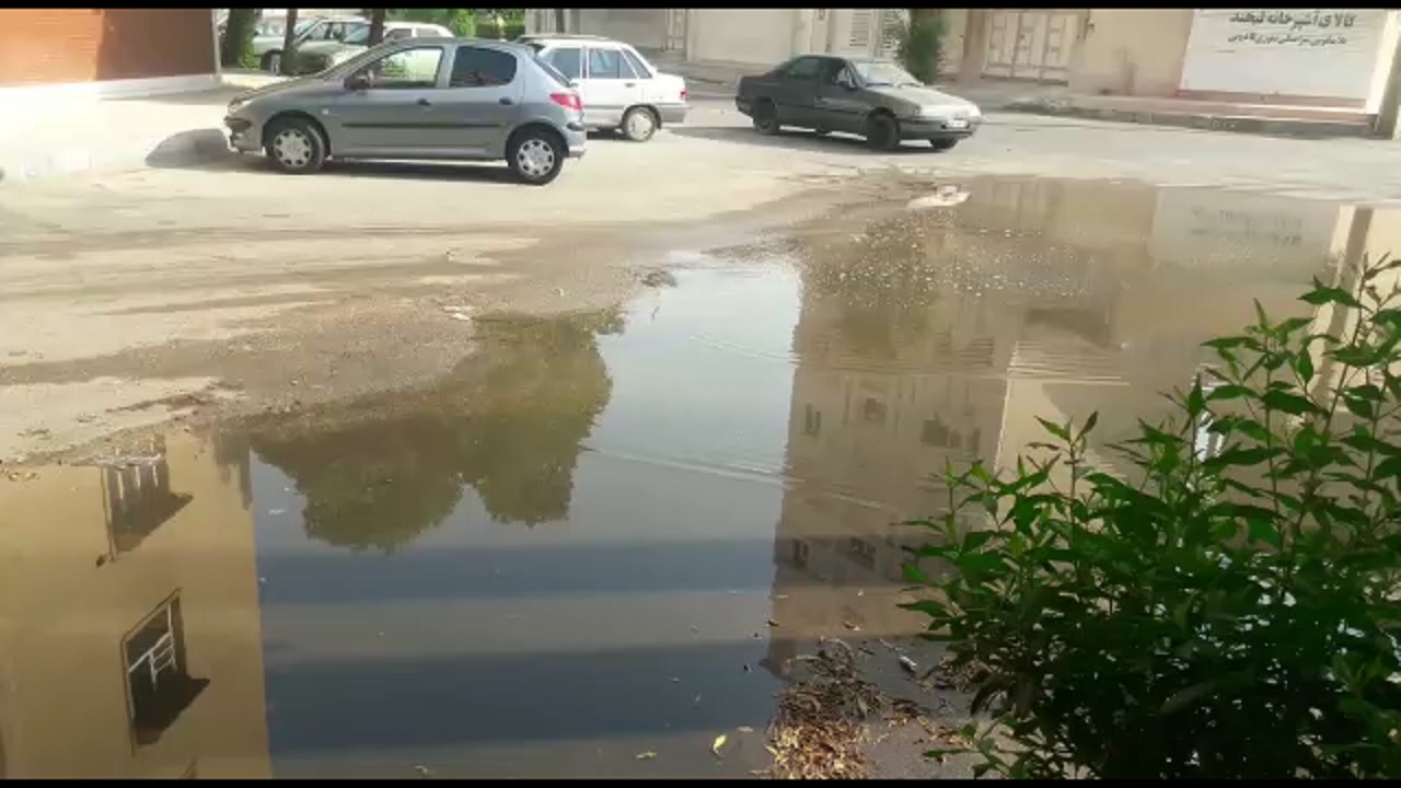 نشت فاضلاب در خیابان‌های کوی ملت + فیلم