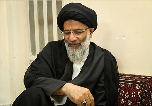 عیادت و دلجویی امام جمعه اهواز از جوان مصدوم شده در غیزانیه