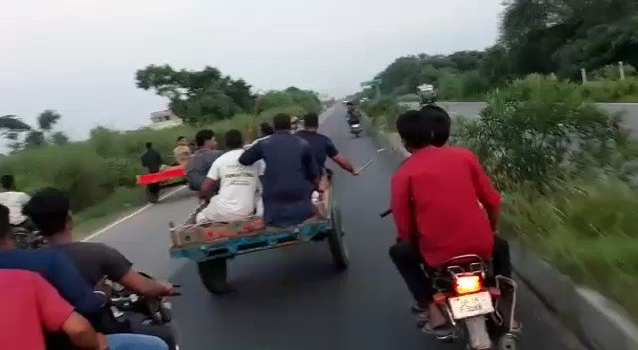 عاقبت آزار رساندن به یک بوفالو!