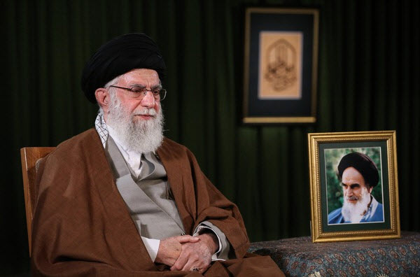 تصویر نوشته‌هایی از بیانات رهبر انقلاب به مناسبت افتتاح مجلس یازدهم
