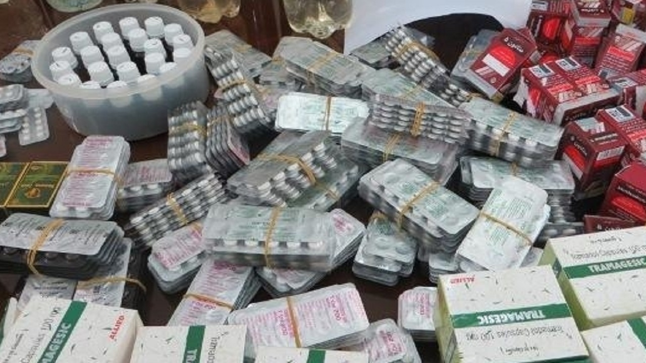 کشف دو هزار بسته قرص چربی سوز قاچاق