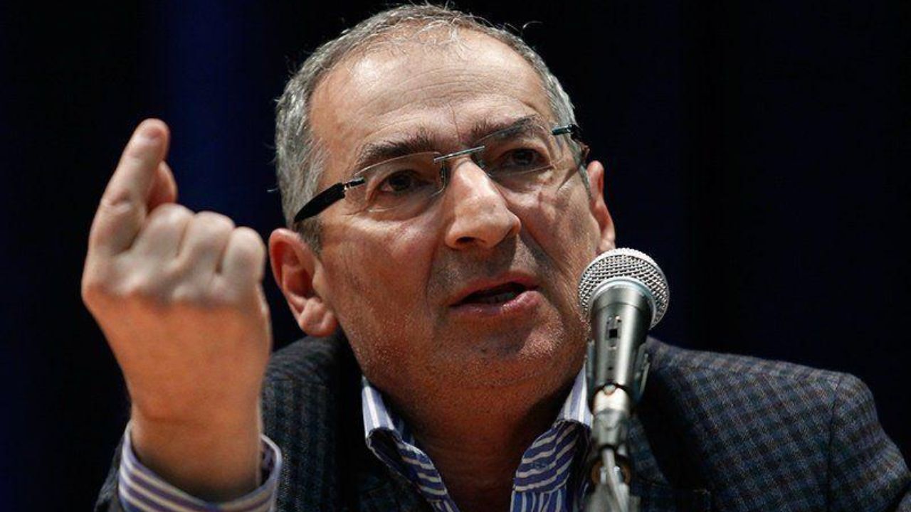 برخی افراد پرداختن به معضلات اجتماعی را سیاه‌نمایی می‌دانند