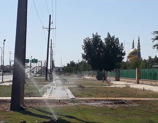 آبیاری فضای سبز حاشیه دانشگاه آزاد مکانیزه شد