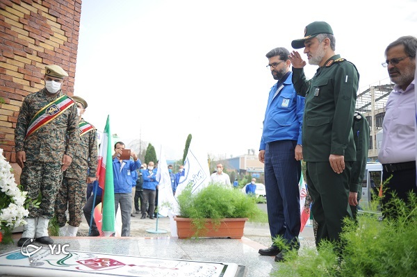 بازدید سردار حاجی&zwnj;زاده از گروه صنعتی ایران خودرو