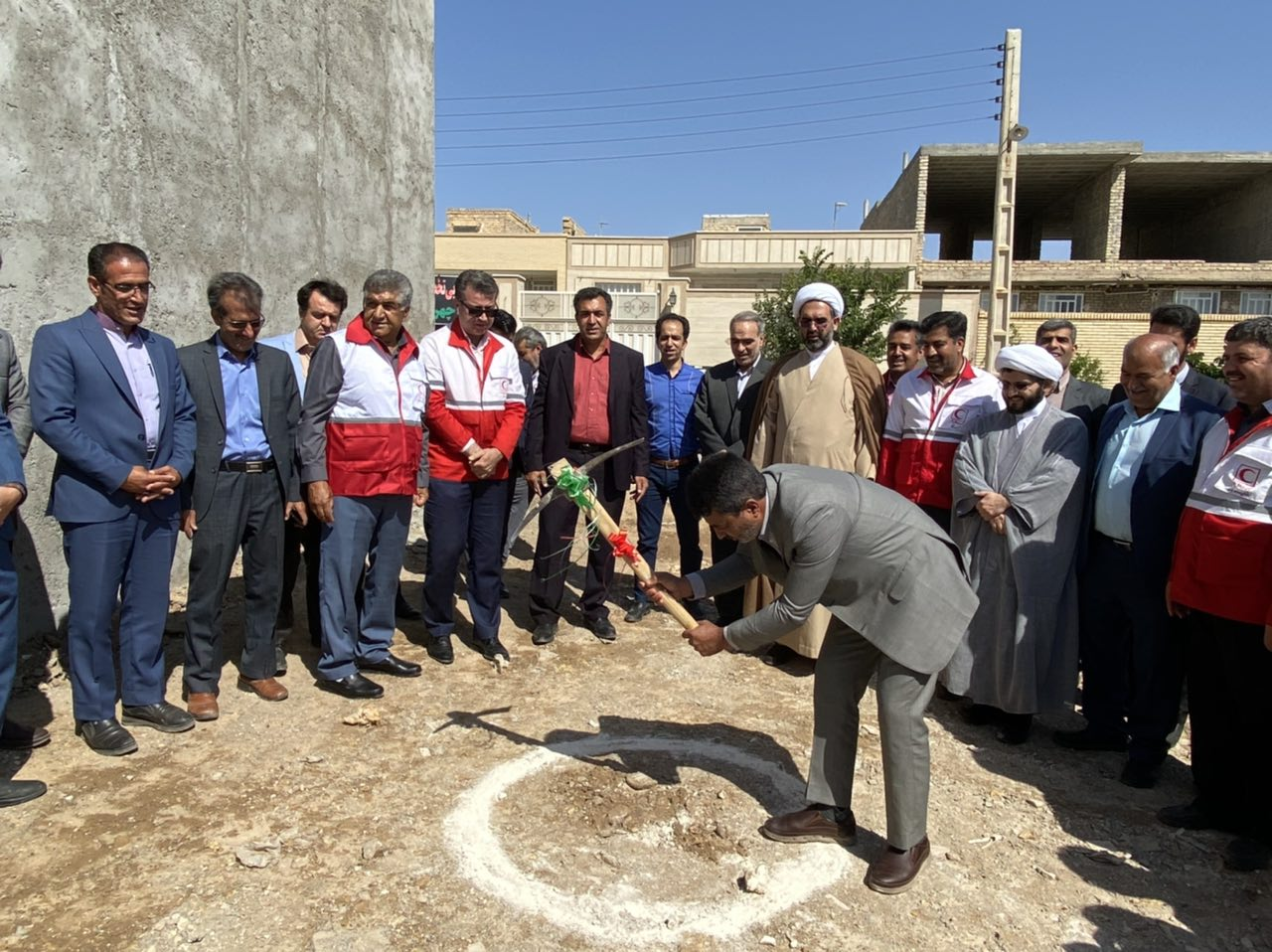 آغاز ساخت ساختمان مرکز درمانی هلال احمر و داروخانه مهریز