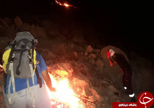 رعد و برق کوه&zwnj;های تنگ چوگان را به آتش کشید/آتش مهار شد + تصاویر