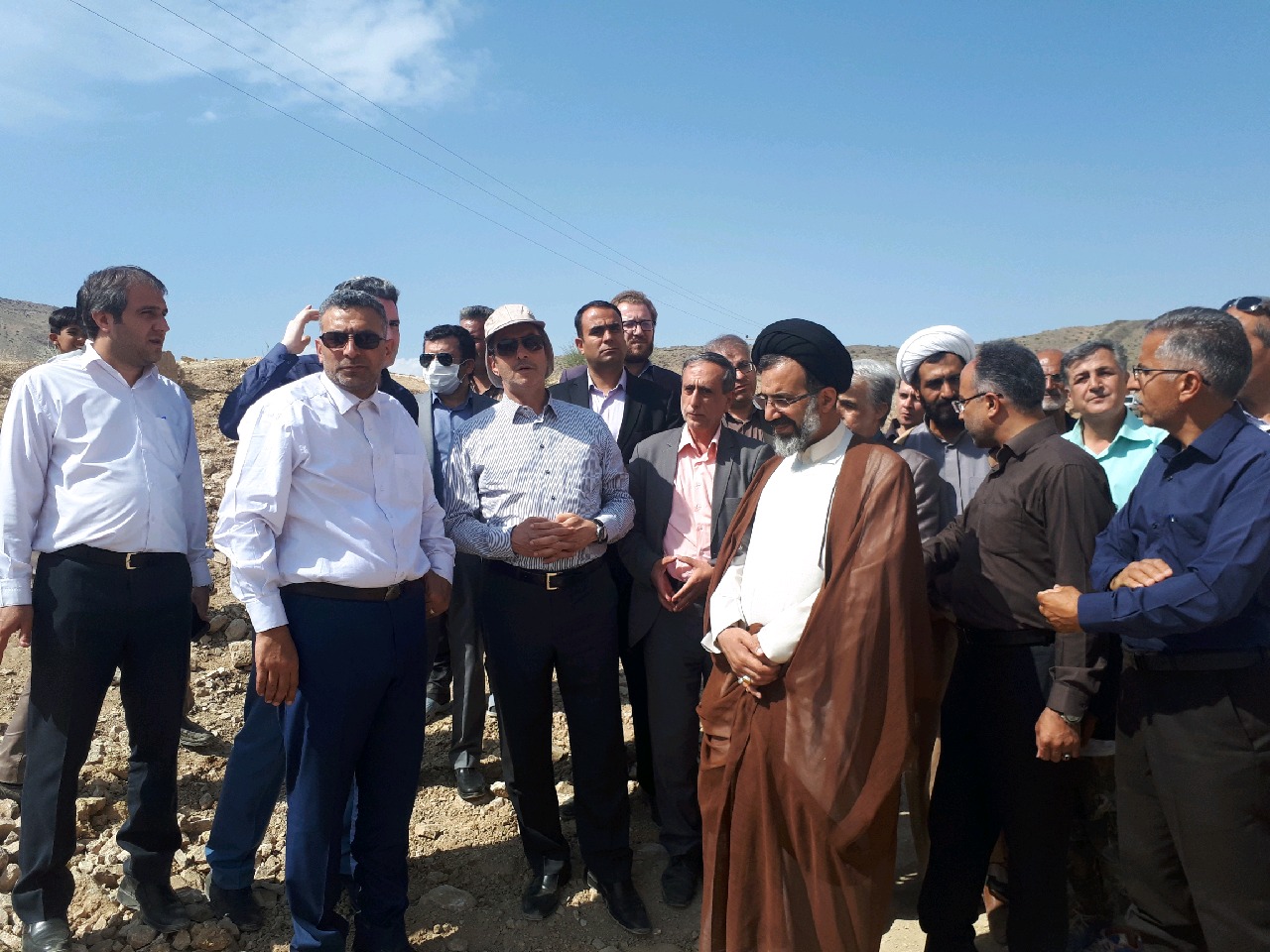 بازگشایی محور مسدود شده روستا‌های ساوه تا عصر امروز