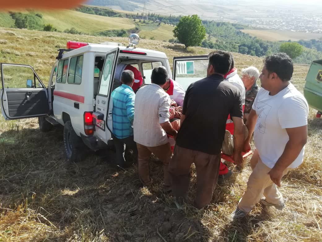 واژگونی کمباین در اراضی کشاورزی گالیکش