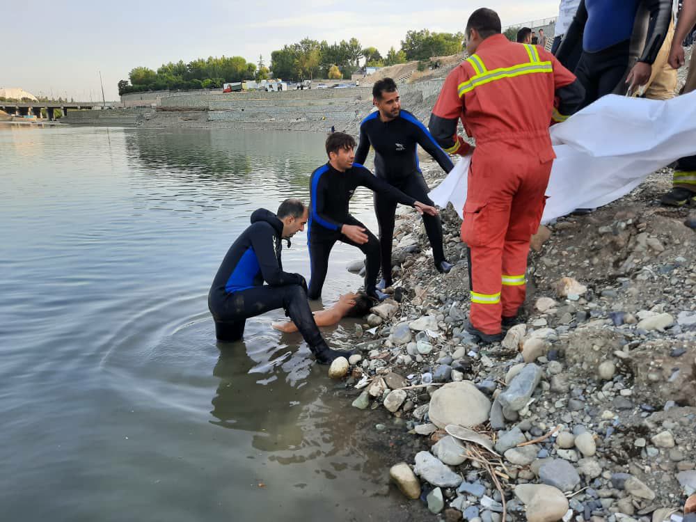 غرق شدن ۲ نفر در آب