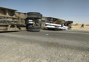 واژگونی یک دستگاه تریلر
