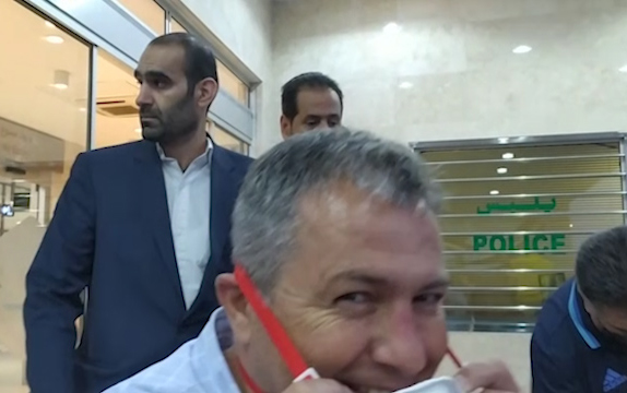 سوالات بی پاسخ خبرنگاران در مواجهه با سرمربی تیم ملی فوتبال + فیلم