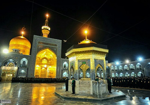 تصویری دلتنگ کننده از گل‌آرایی زیبای حرم امام رضا (ع)