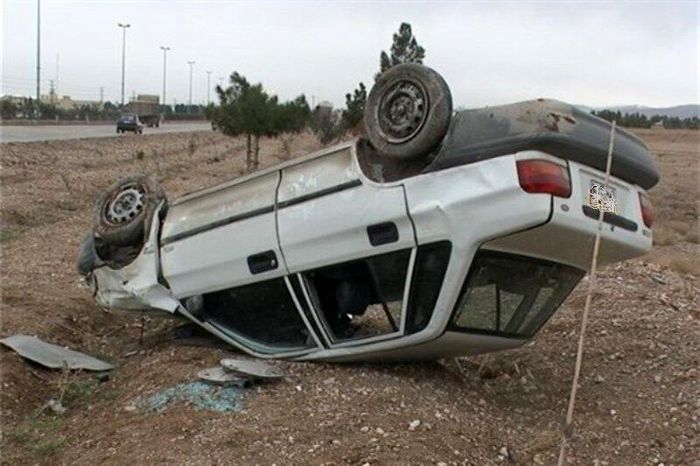 ۲ واژگونی خودرو در جاده های استان همدان