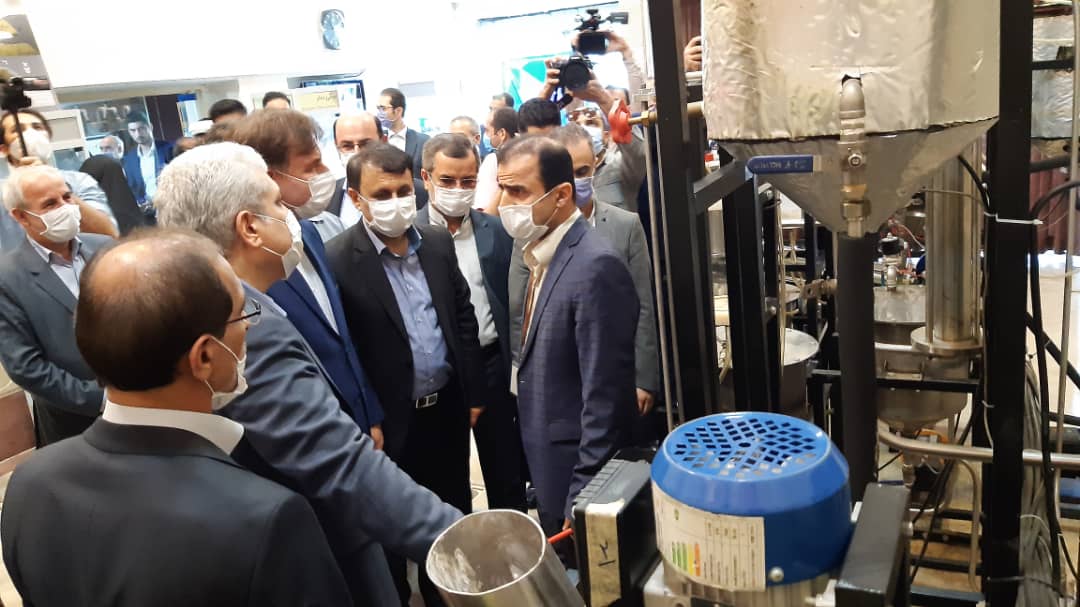 معاون رئیس جمهور از نمایشگاه محصولات فناورانه دانشگاه آزاد رشت بازدید کرد