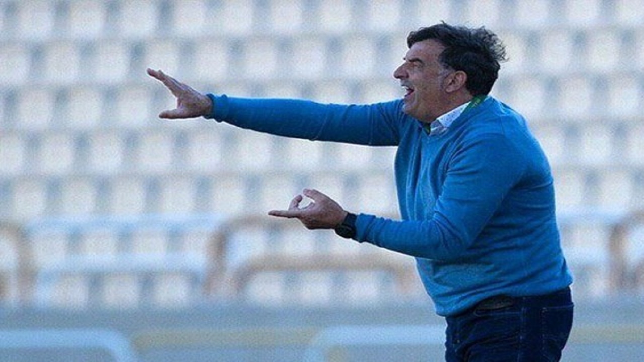 میشو سرمربی تیم فوتبال شاهین شهرداری بوشهر 