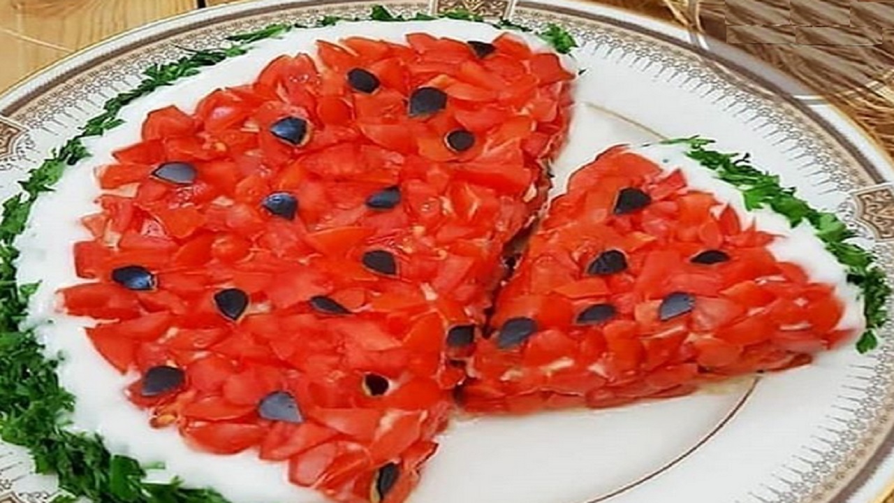 طرز تهیه سالاد الویه هندوانه‌ای