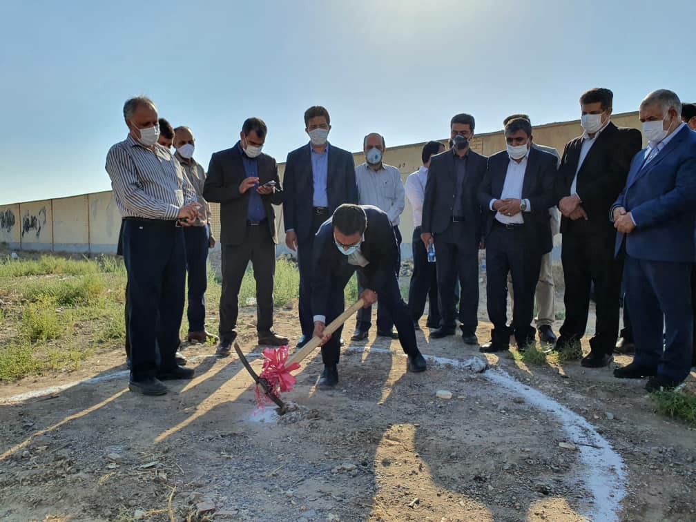 کلنگ زنی ساخت دبستان ۱۲ کلاسه در سیرجان