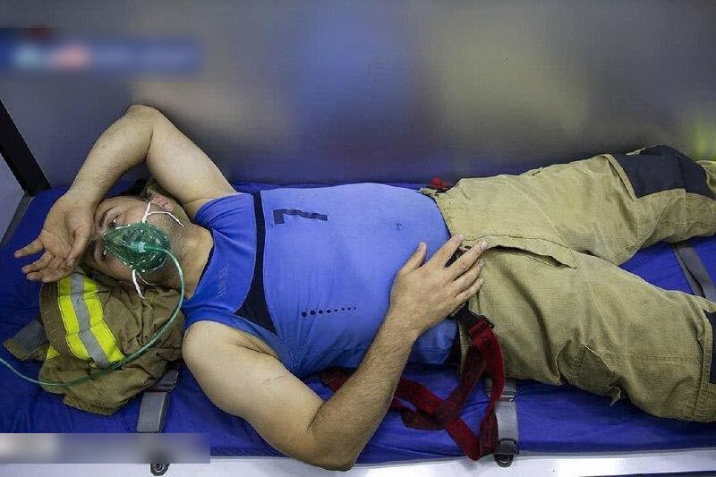 آتش نشان فداکاری که در حادثه کلینیک سینا دچار حادثه شد