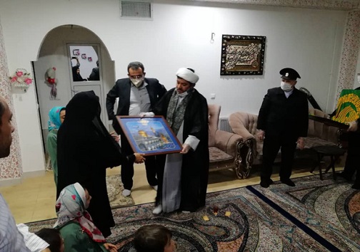  لوح یادبود متبرک به صحن امام رضا (ع) 
