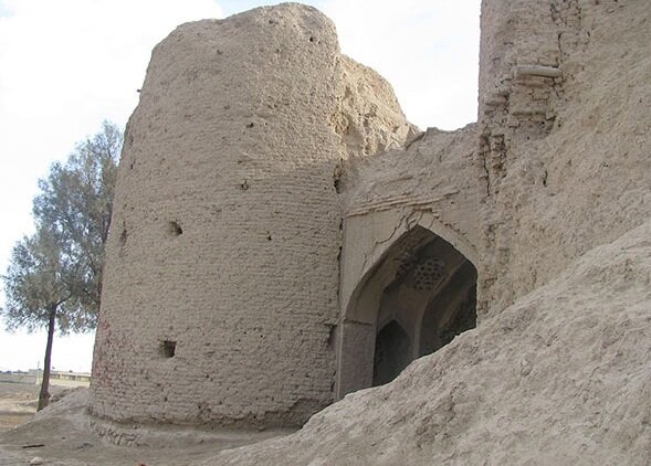 قلعه نارنجستان داراب آب می‌رود