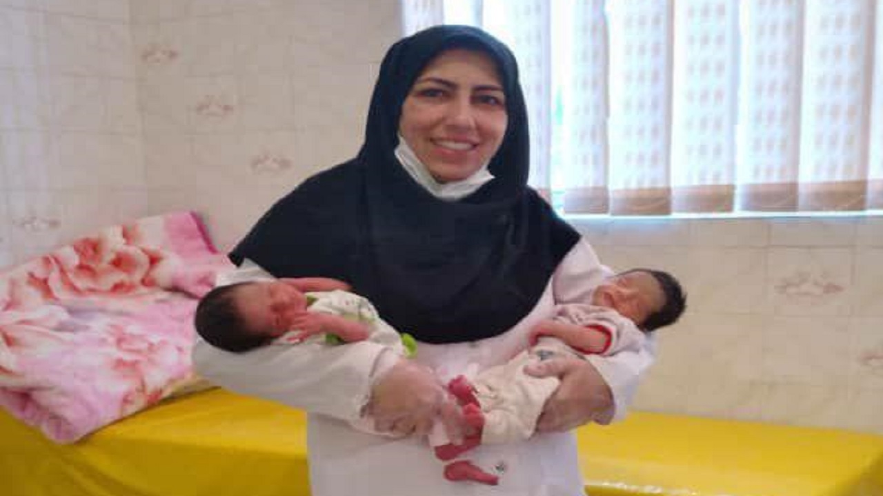 دوقلو‌های لردگانی در آمبولانس اورژانس به دنیا آمدند