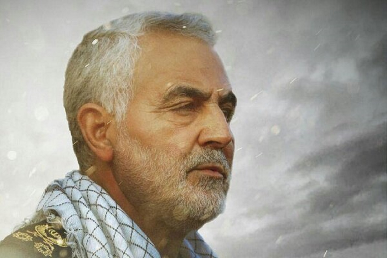 تصویری از سپهبد قاسم سلیمانی در لباس خادمی امام رضا (ع)