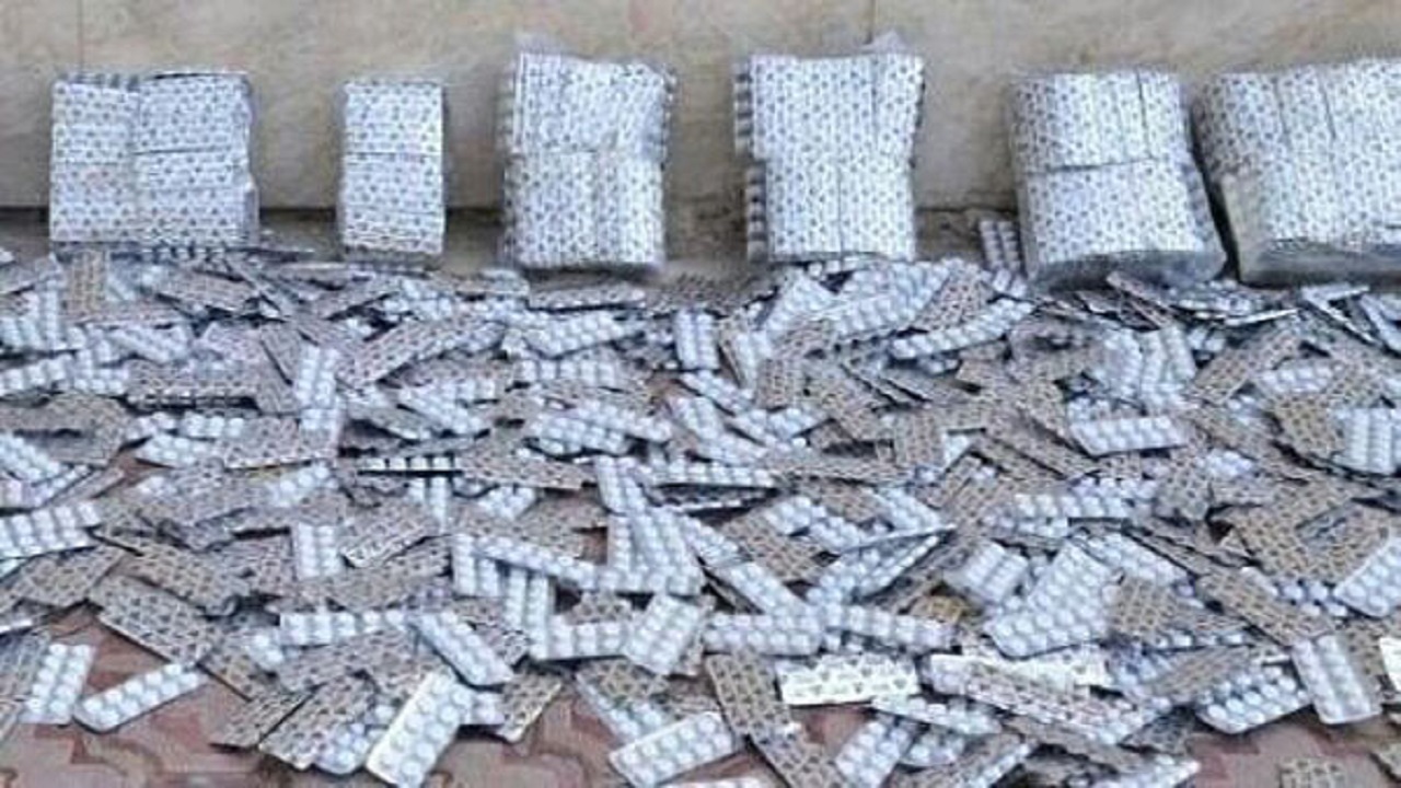 کشف ۱۶ هزار قرص غیرمجاز در بیرجند