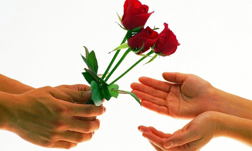 پاداش مردی که محارم خود را شاد می‎کند چیست؟/ خداوند نسبت به زنان مهربان‌تر از مردان است