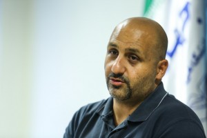 استخر آزادی برای استفاده شناگران مدام ضدعفونی می شود