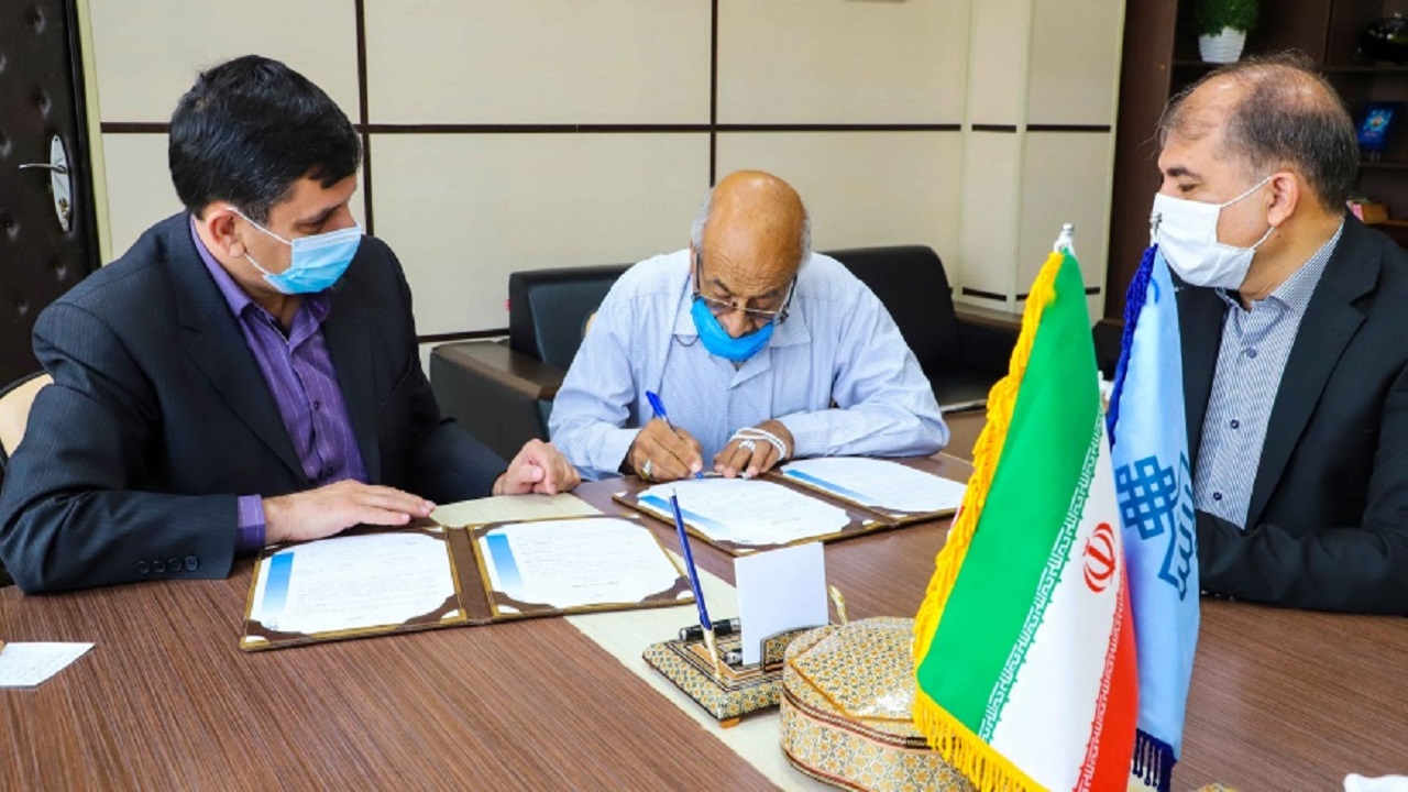 کمک ۲۲۰ میلیون تومان خیّر بیرجندی به دانشگاه بیرجند
