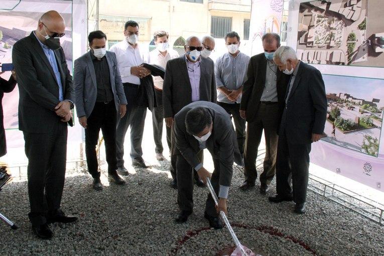 کلنگ آغاز عملیات اجرایی "میدانگاه خورشید" به زمین نشست