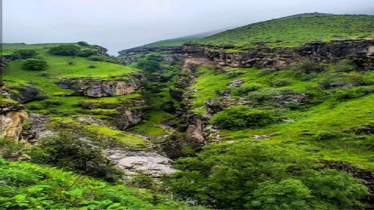 تصاویری بکر و زیبا از دره ارغوان واقع در درگز