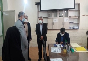 بازدید مسئولان از حوزه تصحیح اوراق امتحانی در اهواز