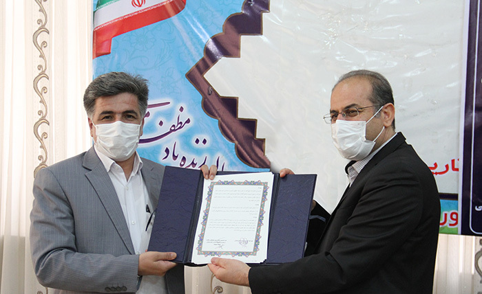 امضای تفاهم نامه همکاری میان آموزش و پرورش و کمیسیون مبارزه با قاچاق کالا و ارز استان همدان