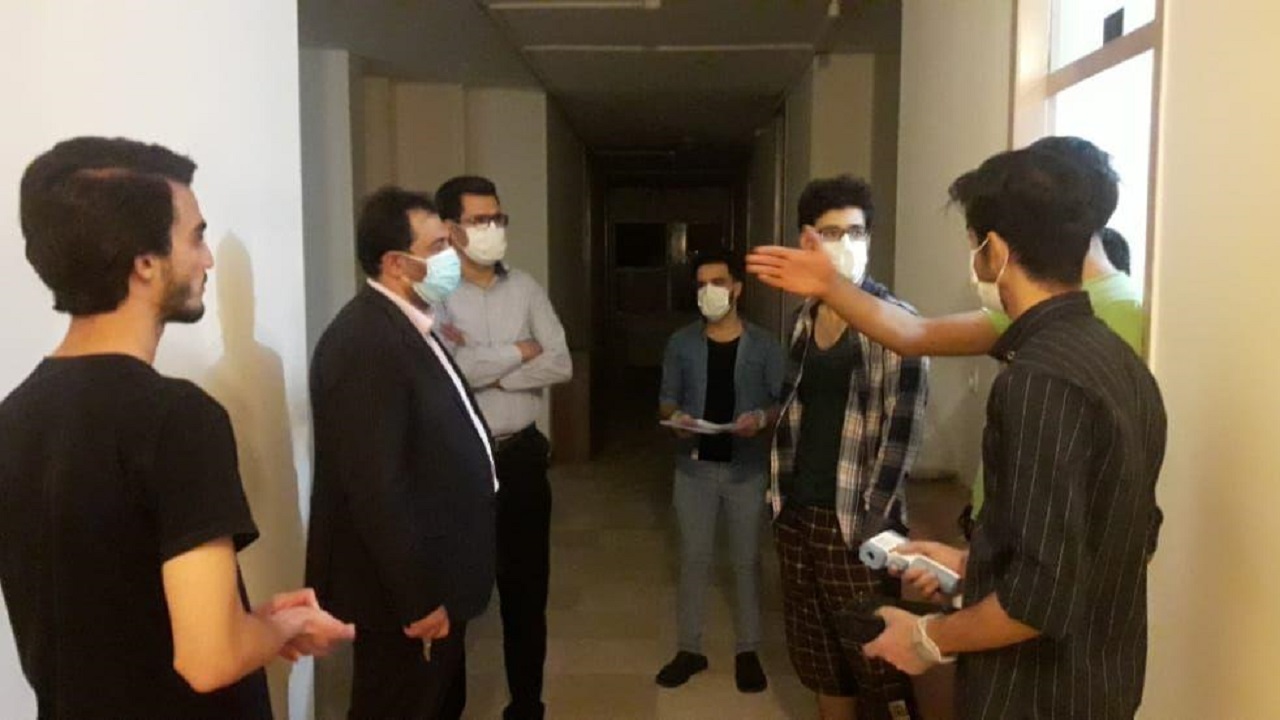 توزیع پک‌های بهداشتی در خوابگاه‌های دانشگاه علوم پزشکی شهرکرد