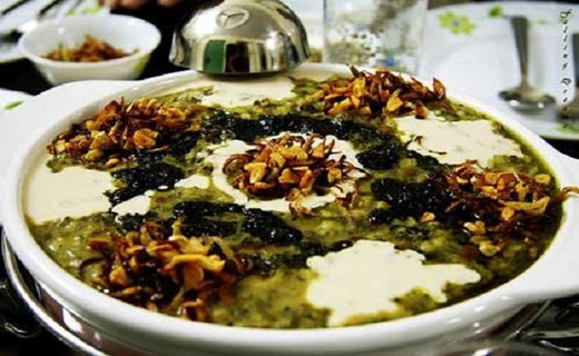 لذت غذا&zwnj;های سنتی با سبزی&zwnj;های کوهی