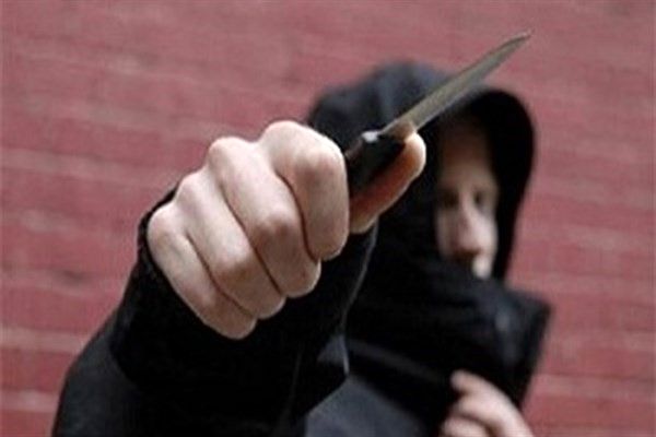 در مواجهه با زورگیران خیابانی چطور رفتار کنیم؟ + تصویرنگاشت