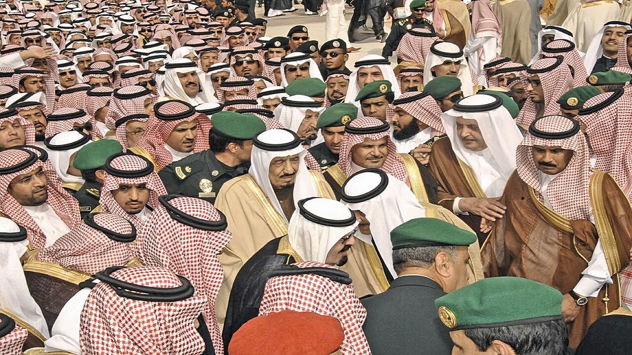 سوال شهروندان عربستانی از مقامات: آیا با این وضع اقتصادی ادامه جنگ ضروری است؟