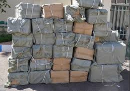 دستگیری باند سارقان اماکن خصوصی در تیران و کرون/ کشف ۱۹۸ چمدان خارجی از باربری در اصفهان