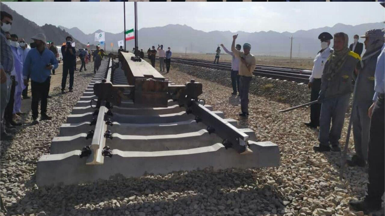 راه&zwnj;آهن چابهار-زاهدان ریل گذاری شد
