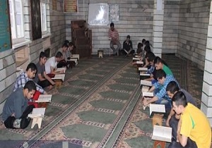 برنامه های دینی با استفاده از ظرفیت قشر جوان اجرا شود