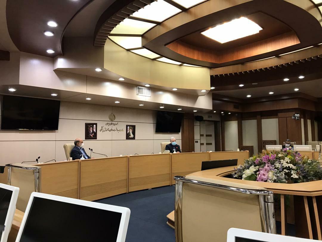 قدردانی رئیس رسانه ملی از تلاش وزیر بهداشت برای مقابله با کرونا