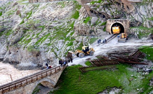 بازسازی خطوط ریلی فرسوده در لرستان