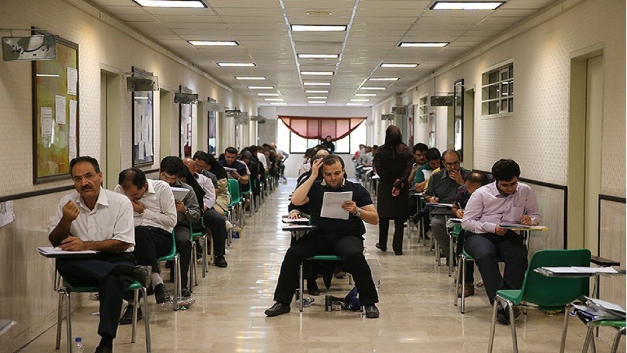 برگزاری آزمون‌ استخدامی سه‌گانه با رعایت پروتکل‌های بهداشتی در بیرجند