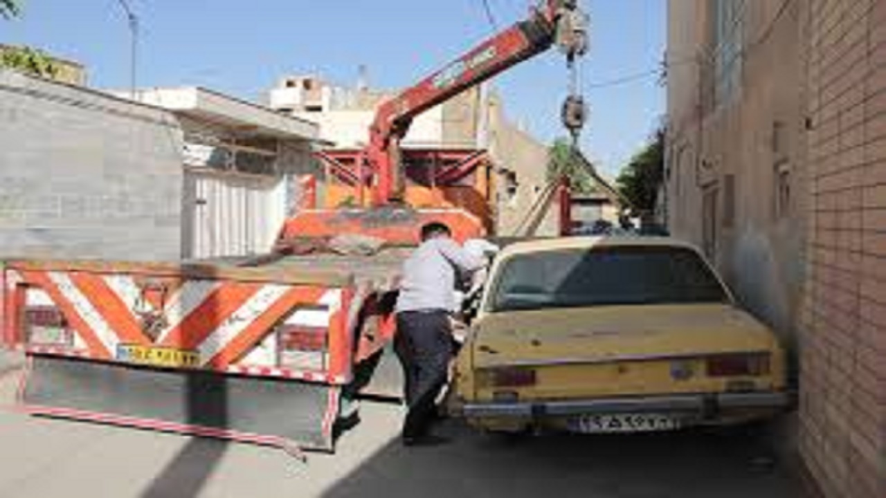 جمع آوری بیش از ۱۷۰ خودرو فرسوده و رهاشده در مشهد